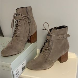 Heeled boots!